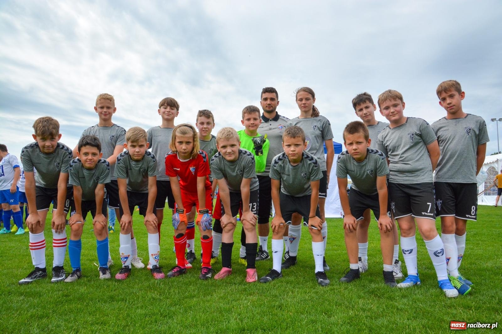 Zdjęcie w galerii na portalu naszraciborz.pl: VIII Międzynarodowy Turniej Piłkarski im. Huberta Kostki po raz pierwszy na boisku przy Chrobrego wiadomości z regionu