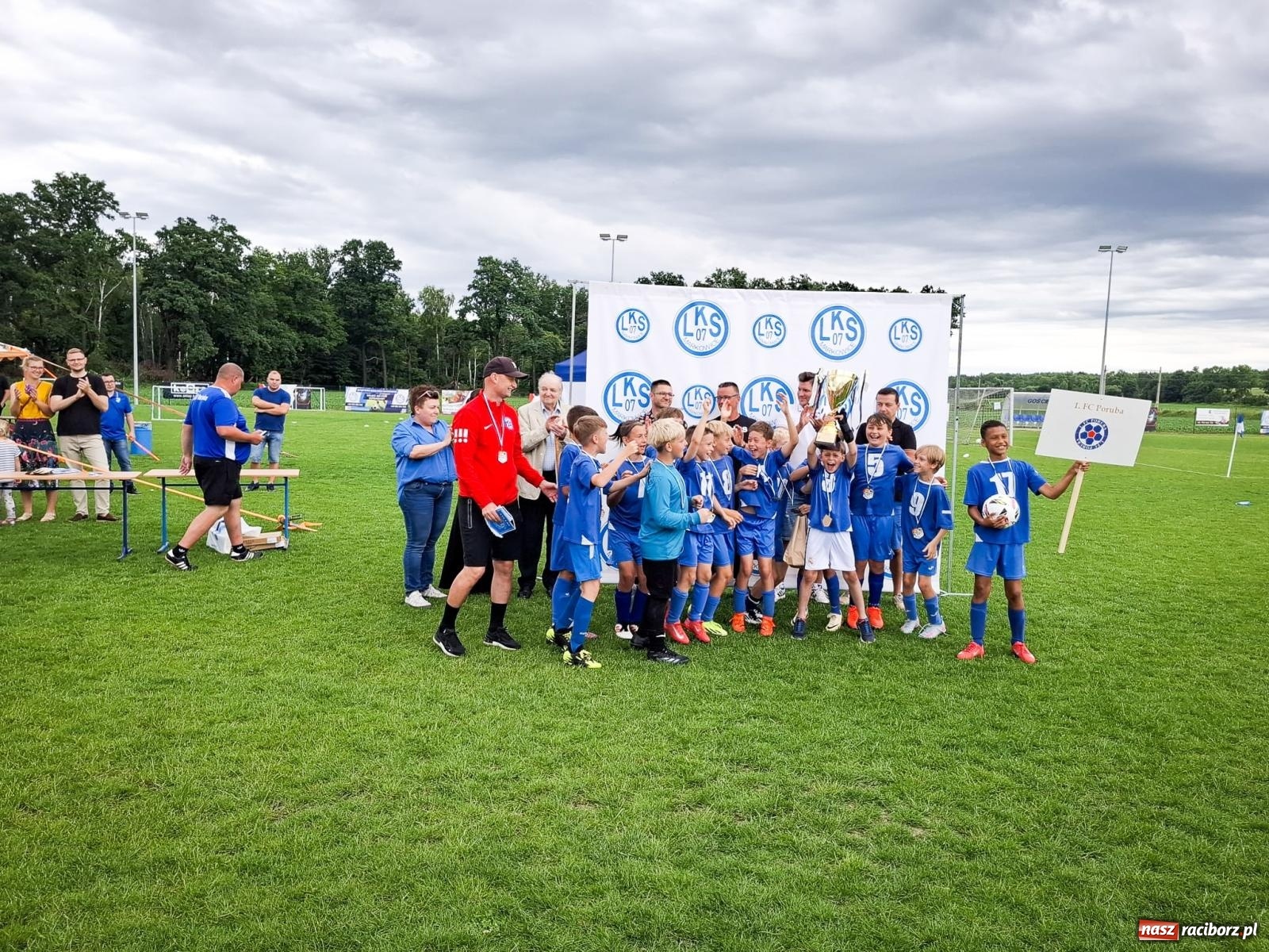 Zdjęcie w galerii na portalu naszraciborz.pl: VIII Międzynarodowy Turniej Piłkarski im. Huberta Kostki po raz pierwszy na boisku przy Chrobrego wiadomości z regionu