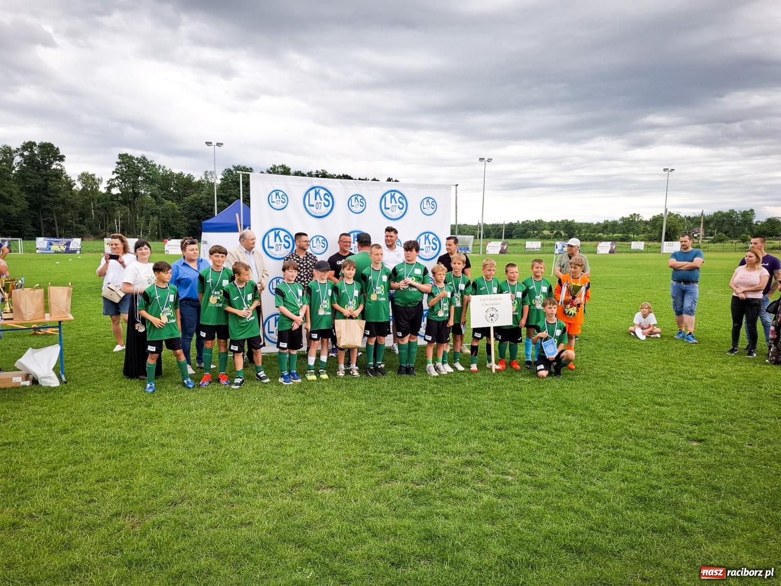 Zdjęcie w galerii na portalu naszraciborz.pl: VIII Międzynarodowy Turniej Piłkarski im. Huberta Kostki po raz pierwszy na boisku przy Chrobrego wiadomości z regionu
