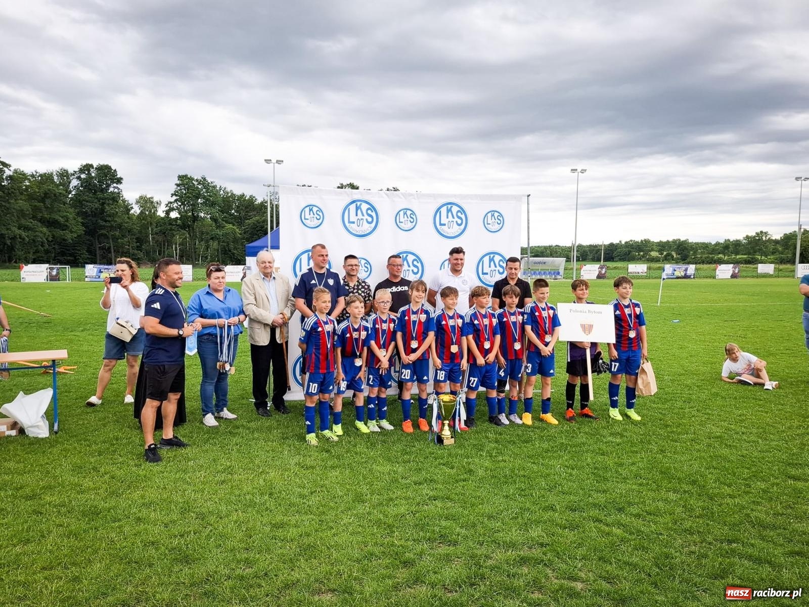 Zdjęcie w galerii na portalu naszraciborz.pl: VIII Międzynarodowy Turniej Piłkarski im. Huberta Kostki po raz pierwszy na boisku przy Chrobrego wiadomości z regionu