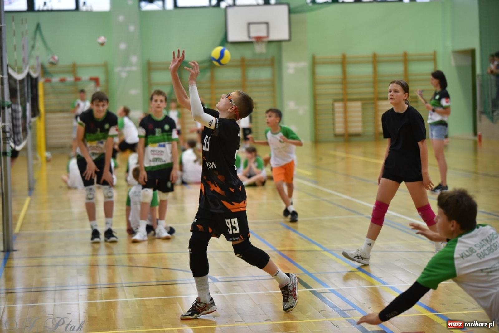 Zdjęcie w galerii na portalu naszraciborz.pl: 12. edycja turnieju Gramy dla Mamy odbyła się w Raciborzu wiadomości z regionu