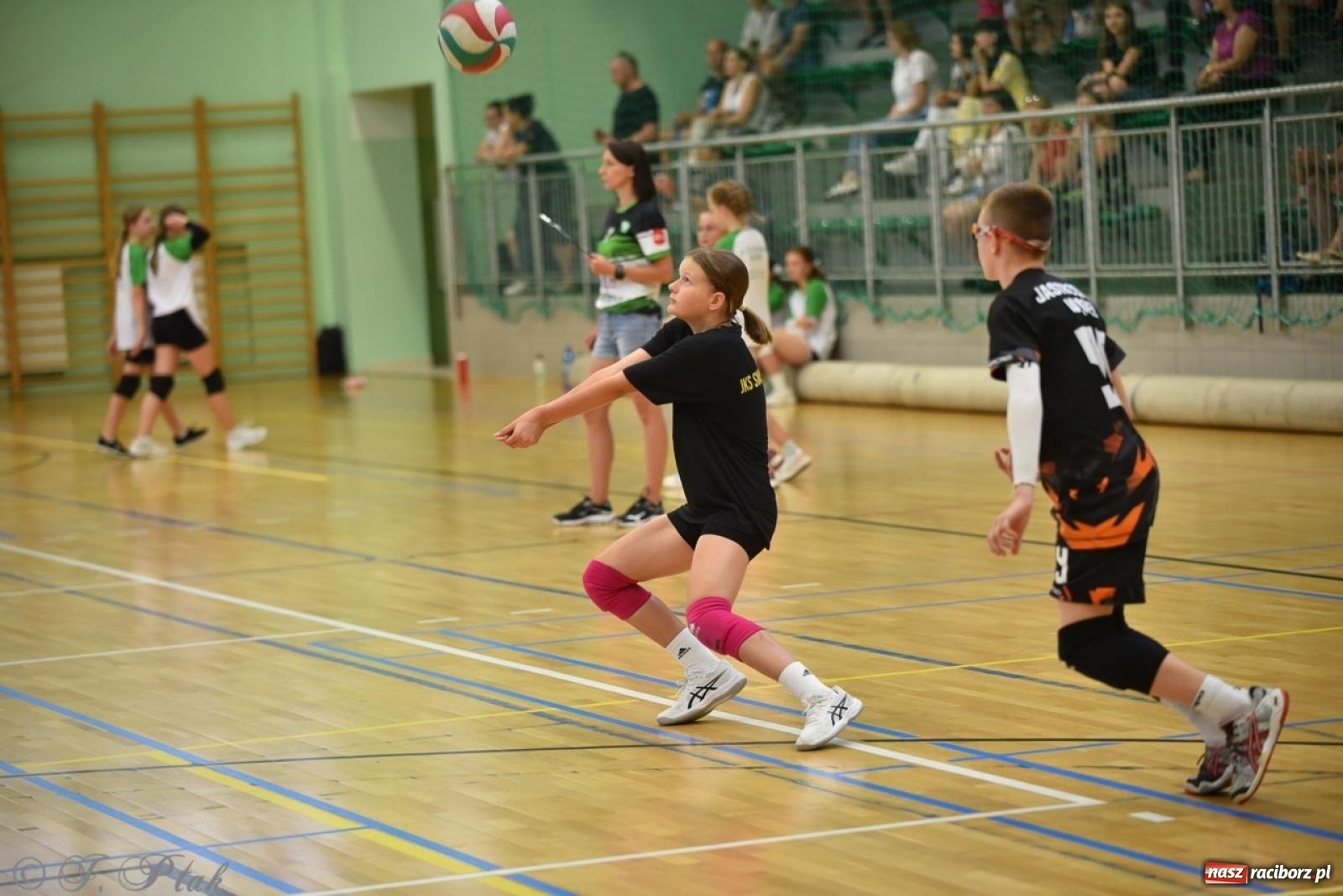 Zdjęcie w galerii na portalu naszraciborz.pl: 12. edycja turnieju Gramy dla Mamy odbyła się w Raciborzu wiadomości z regionu