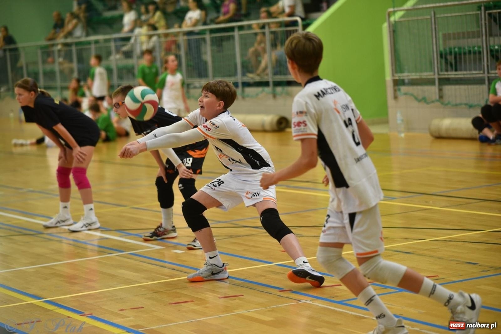 Zdjęcie w galerii na portalu naszraciborz.pl: 12. edycja turnieju Gramy dla Mamy odbyła się w Raciborzu wiadomości z regionu