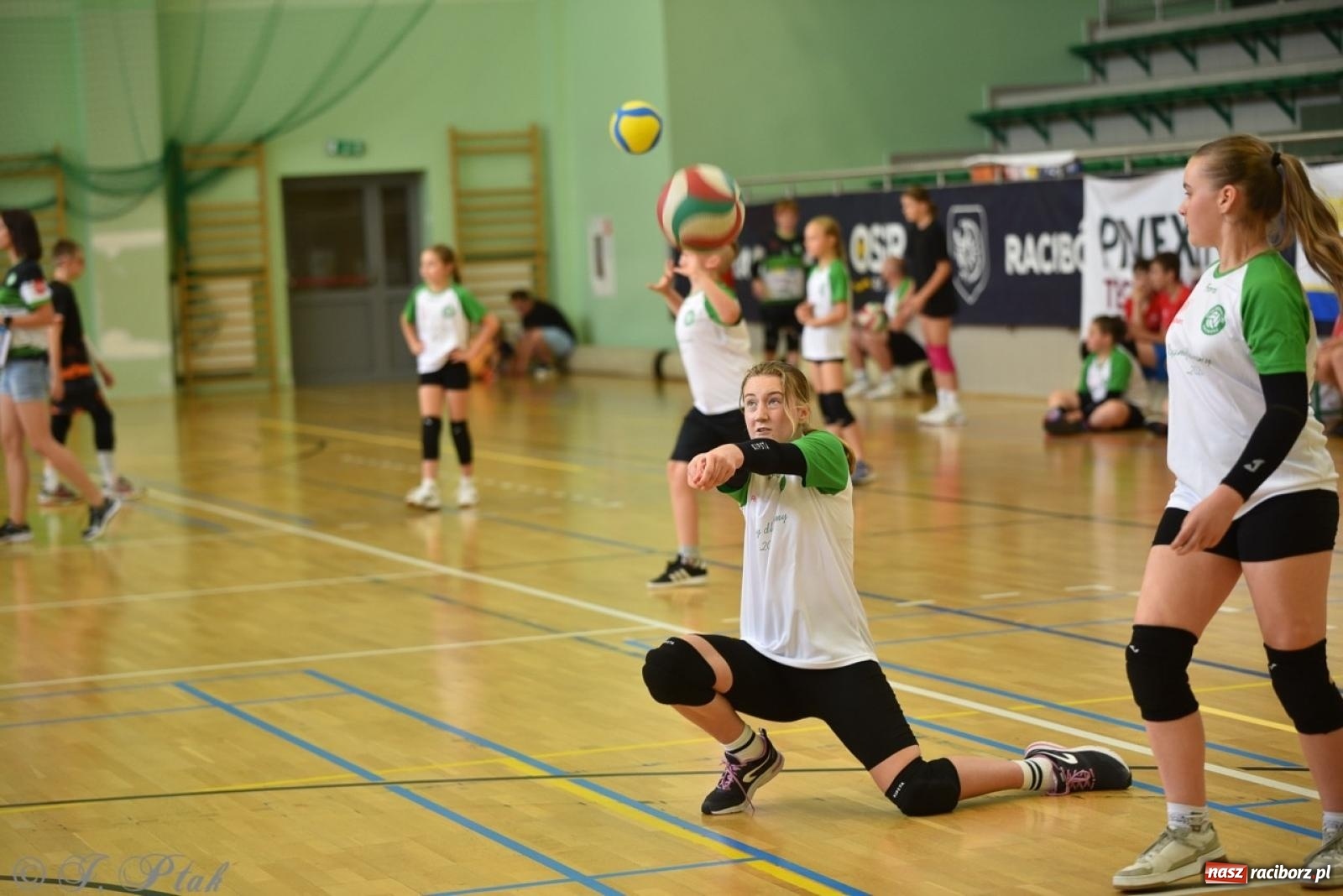 Zdjęcie w galerii na portalu naszraciborz.pl: 12. edycja turnieju Gramy dla Mamy odbyła się w Raciborzu wiadomości z regionu