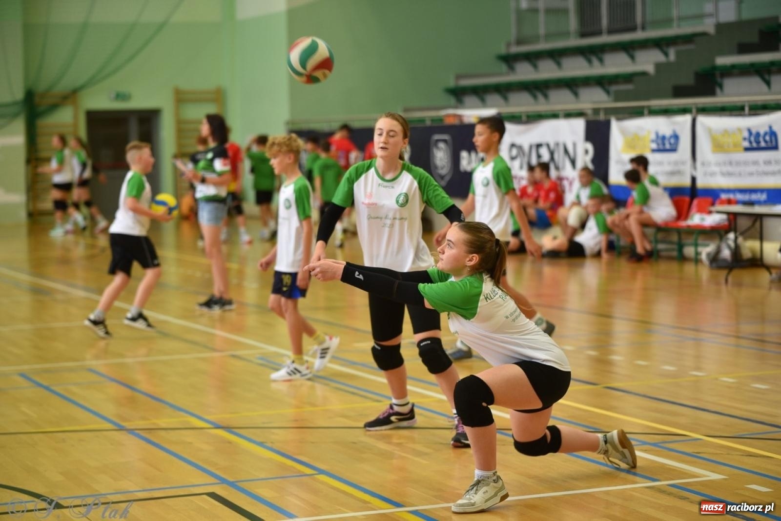 Zdjęcie w galerii na portalu naszraciborz.pl: 12. edycja turnieju Gramy dla Mamy odbyła się w Raciborzu wiadomości z regionu