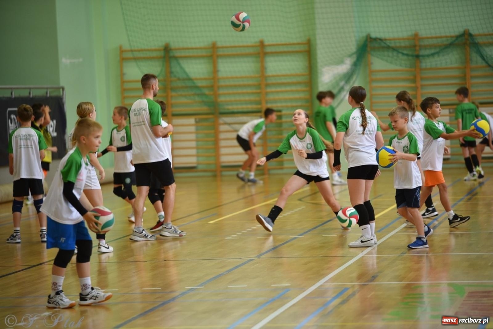 Zdjęcie w galerii na portalu naszraciborz.pl: 12. edycja turnieju Gramy dla Mamy odbyła się w Raciborzu wiadomości z regionu