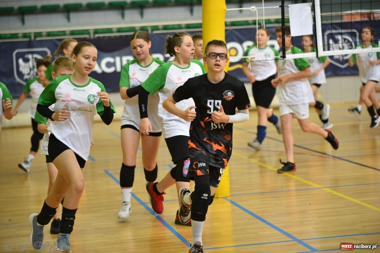 Zdjęcie w galerii na portalu naszraciborz.pl: 12. edycja turnieju Gramy dla Mamy odbyła się w Raciborzu wiadomości z regionu