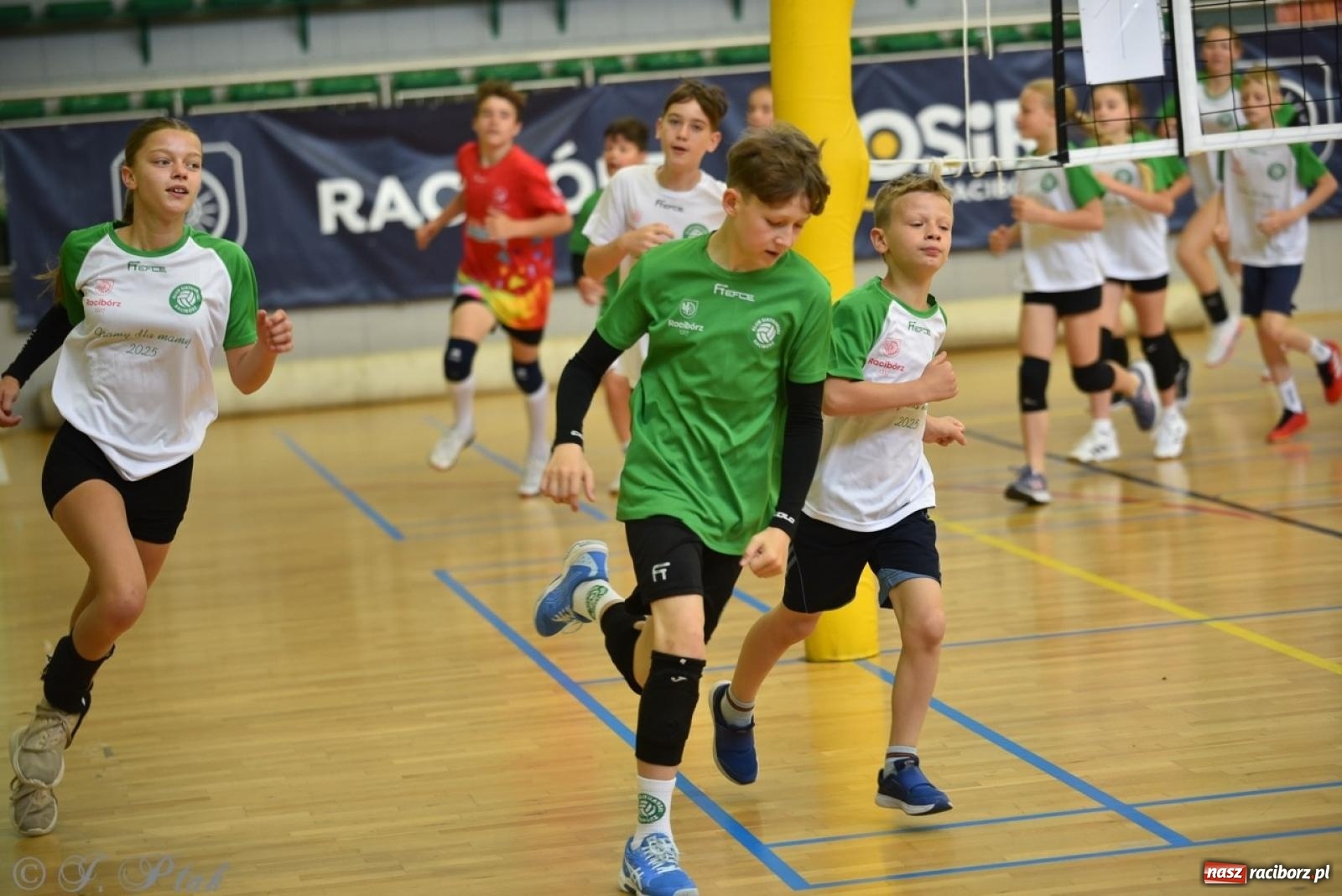 Zdjęcie w galerii na portalu naszraciborz.pl: 12. edycja turnieju Gramy dla Mamy odbyła się w Raciborzu wiadomości z regionu