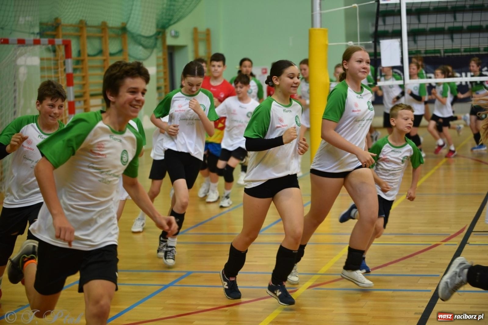 Zdjęcie w galerii na portalu naszraciborz.pl: 12. edycja turnieju Gramy dla Mamy odbyła się w Raciborzu wiadomości z regionu