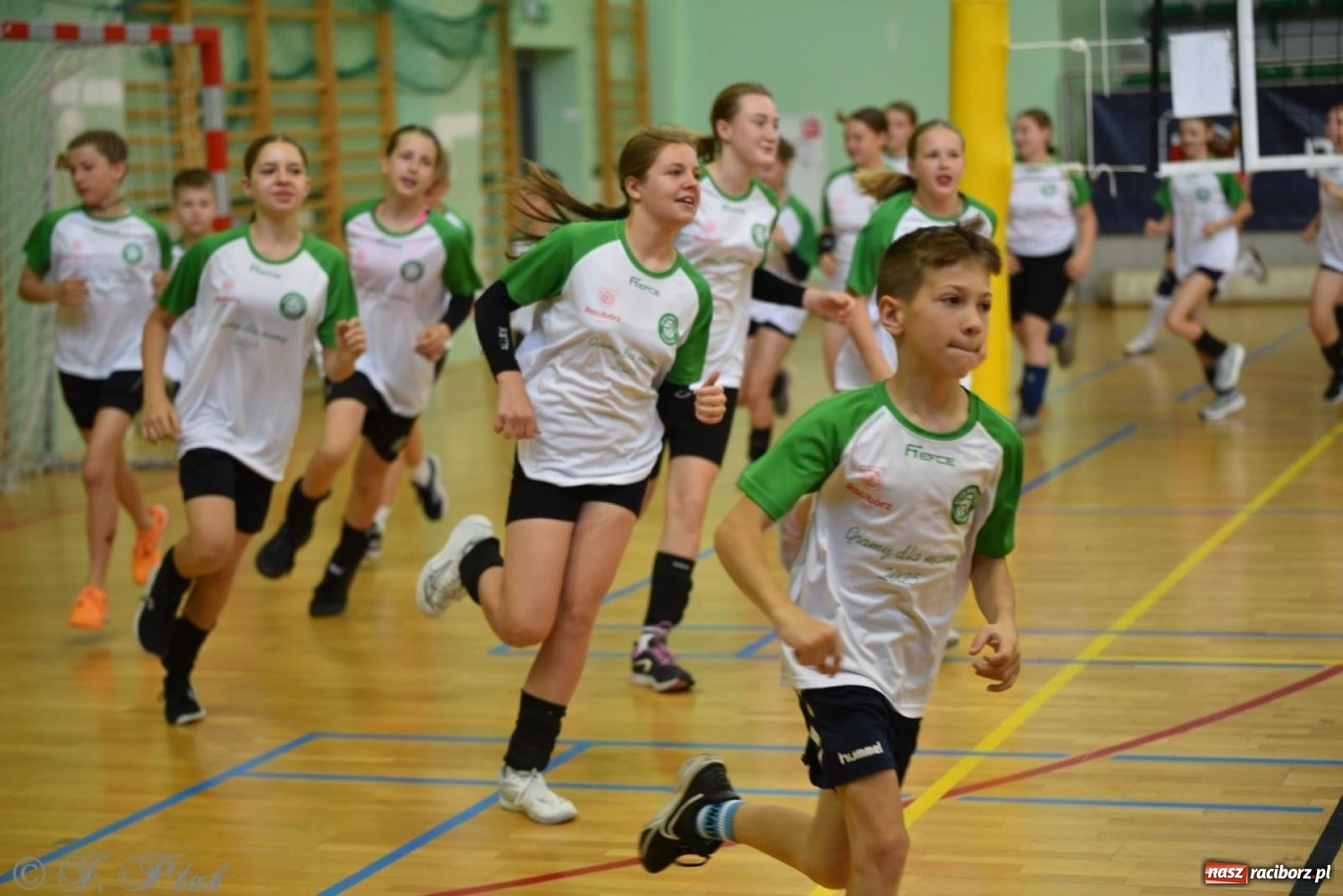 Zdjęcie w galerii na portalu naszraciborz.pl: 12. edycja turnieju Gramy dla Mamy odbyła się w Raciborzu wiadomości z regionu