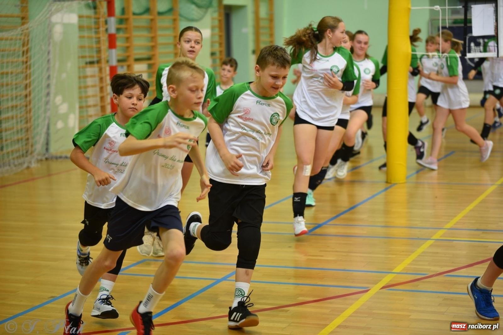 Zdjęcie w galerii na portalu naszraciborz.pl: 12. edycja turnieju Gramy dla Mamy odbyła się w Raciborzu wiadomości z regionu