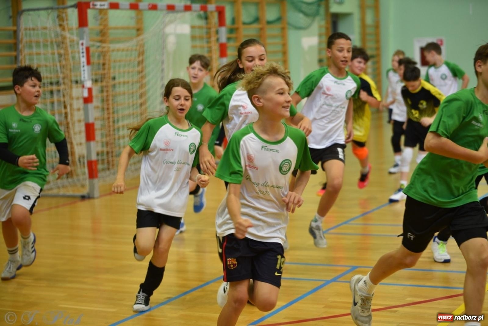 Zdjęcie w galerii na portalu naszraciborz.pl: 12. edycja turnieju Gramy dla Mamy odbyła się w Raciborzu wiadomości z regionu