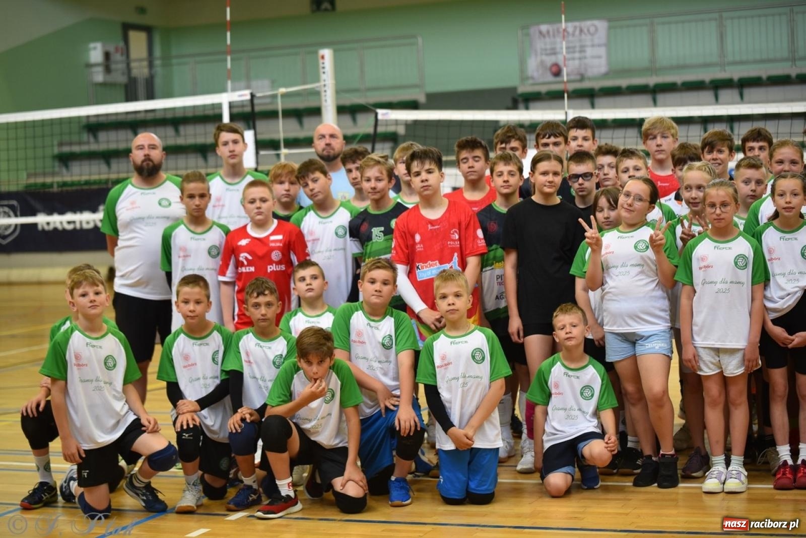 Zdjęcie w galerii na portalu naszraciborz.pl: 12. edycja turnieju Gramy dla Mamy odbyła się w Raciborzu wiadomości z regionu