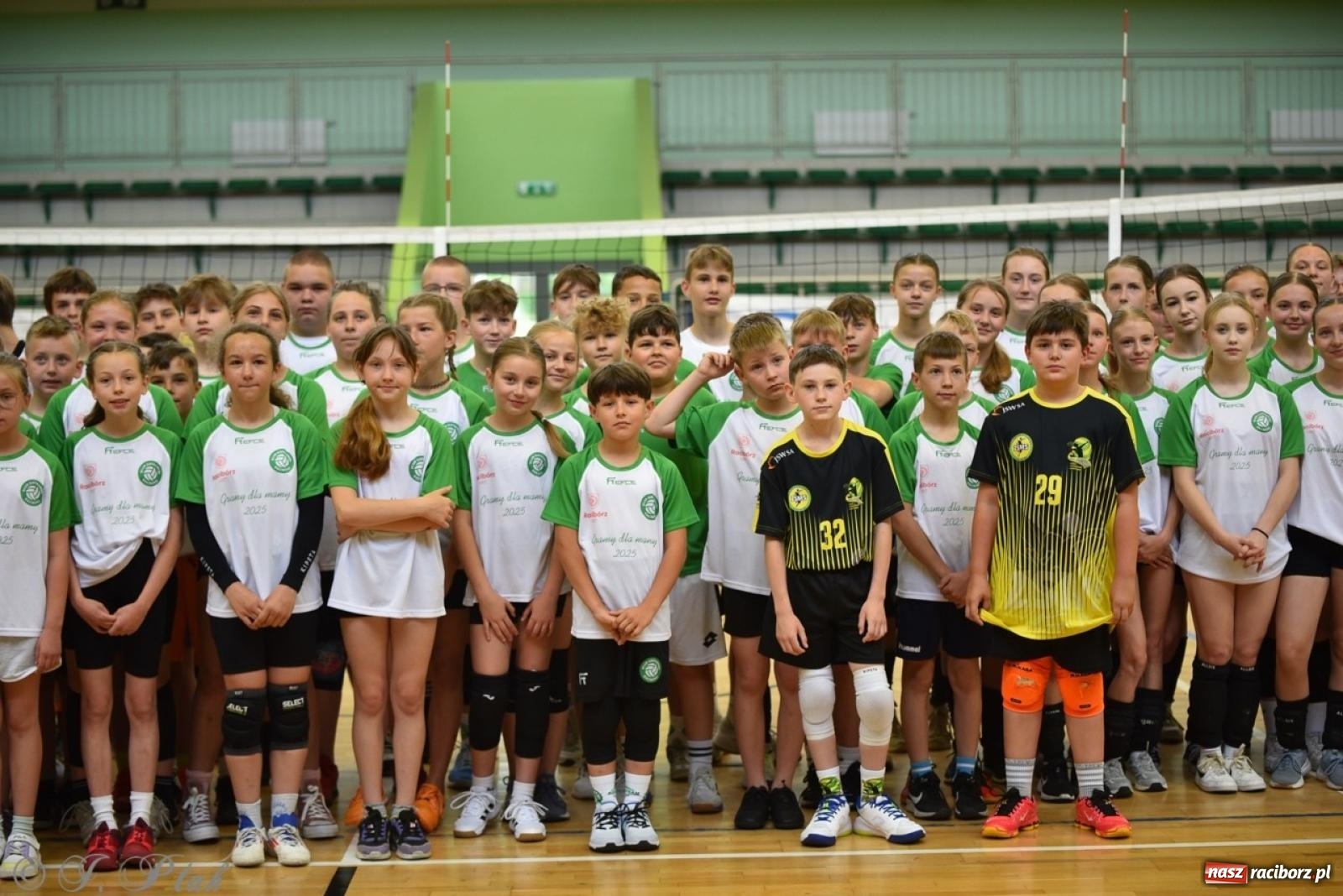 Zdjęcie w galerii na portalu naszraciborz.pl: 12. edycja turnieju Gramy dla Mamy odbyła się w Raciborzu wiadomości z regionu