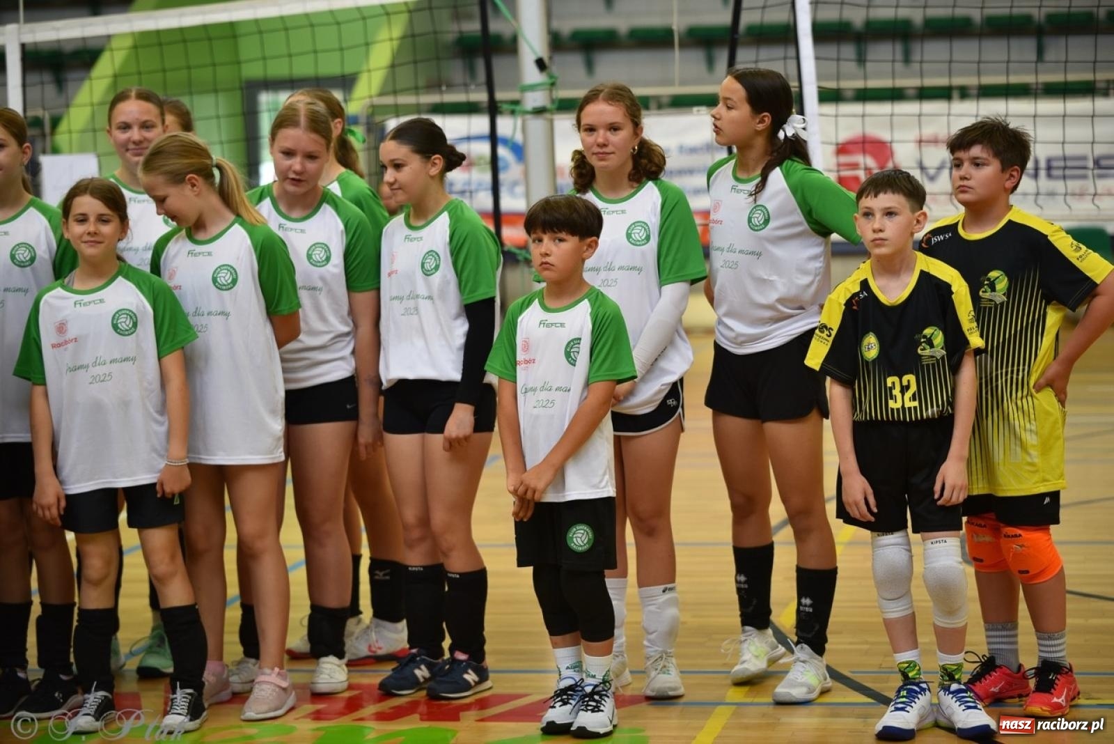 Zdjęcie w galerii na portalu naszraciborz.pl: 12. edycja turnieju Gramy dla Mamy odbyła się w Raciborzu wiadomości z regionu