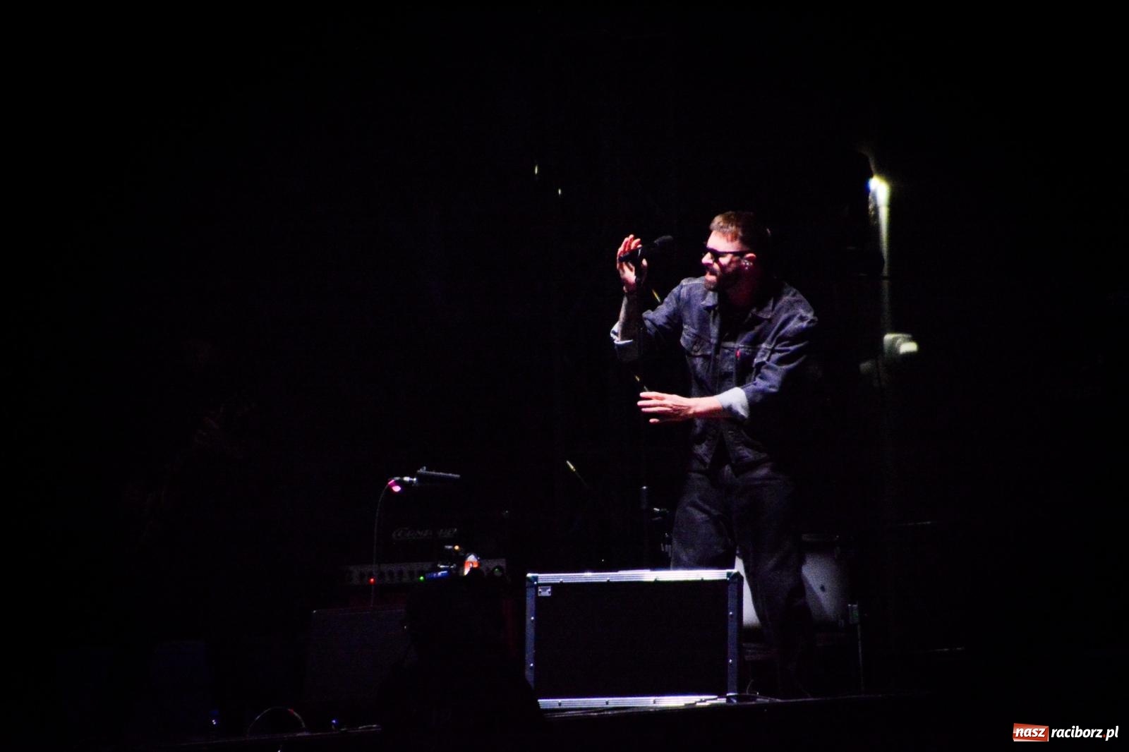 Zdjęcie w galerii na portalu naszraciborz.pl: Deszcz nie przegonił fanów – Viki Gabor i Grzegorz Hyży otworzyli Dni Raciborza [FOTO i WIDEO] wiadomości z regionu