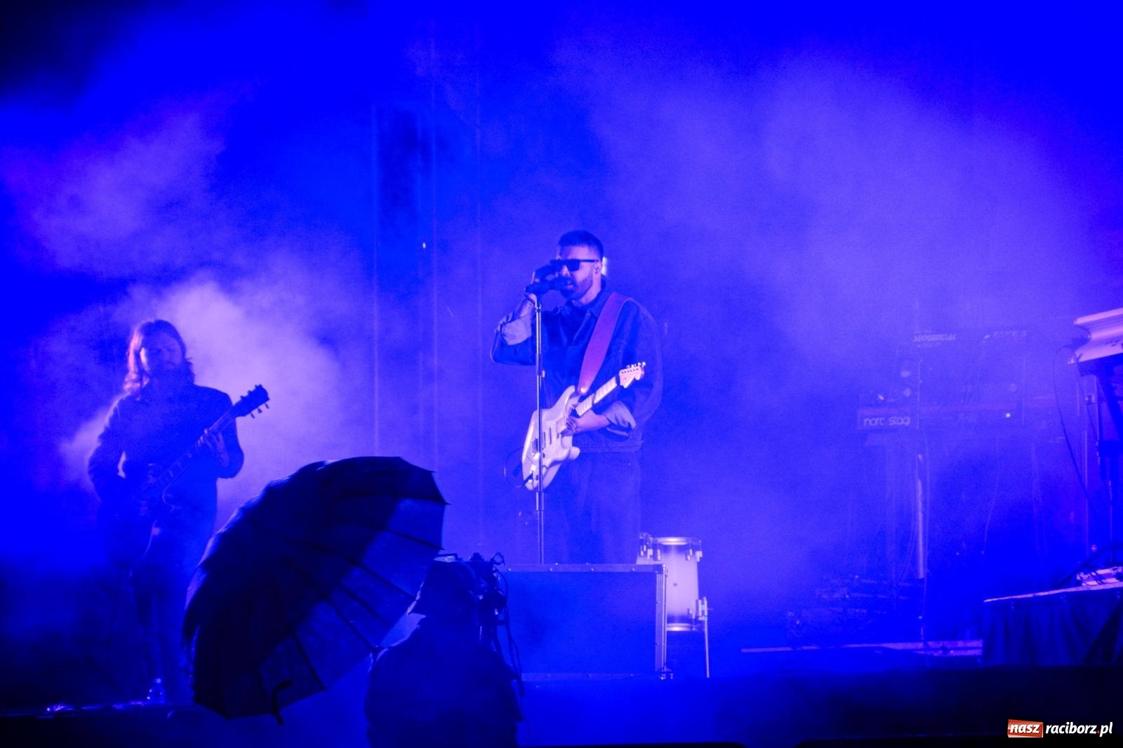 Zdjęcie w galerii na portalu naszraciborz.pl: Deszcz nie przegonił fanów – Viki Gabor i Grzegorz Hyży otworzyli Dni Raciborza [FOTO i WIDEO] wiadomości z regionu