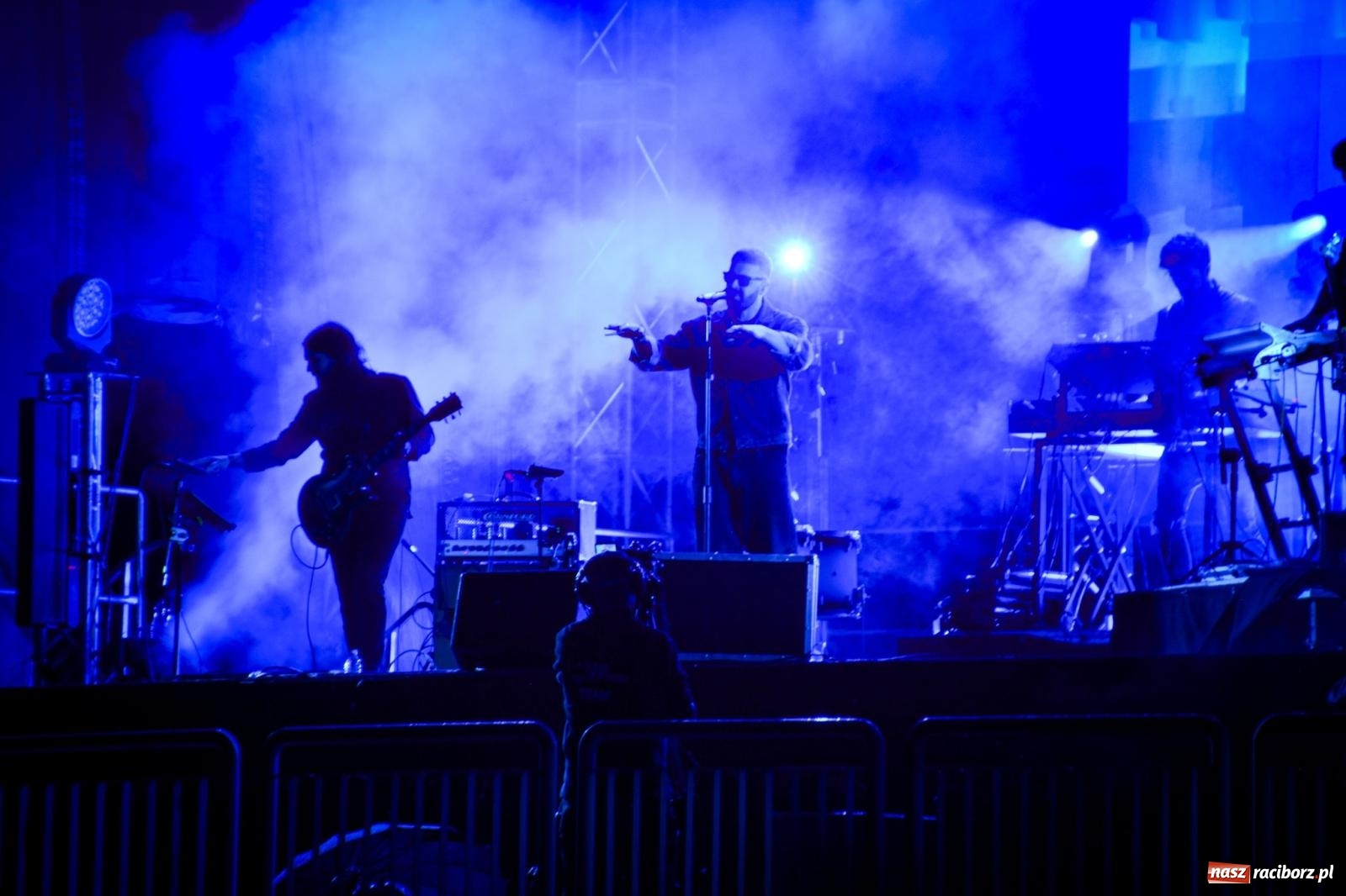 Zdjęcie w galerii na portalu naszraciborz.pl: Deszcz nie przegonił fanów – Viki Gabor i Grzegorz Hyży otworzyli Dni Raciborza [FOTO i WIDEO] wiadomości z regionu