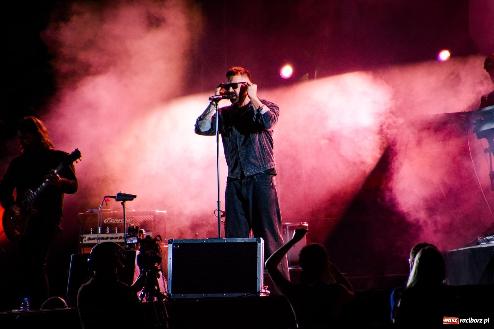 Zdjęcie w galerii na portalu naszraciborz.pl: Deszcz nie przegonił fanów – Viki Gabor i Grzegorz Hyży otworzyli Dni Raciborza [FOTO i WIDEO] wiadomości z regionu