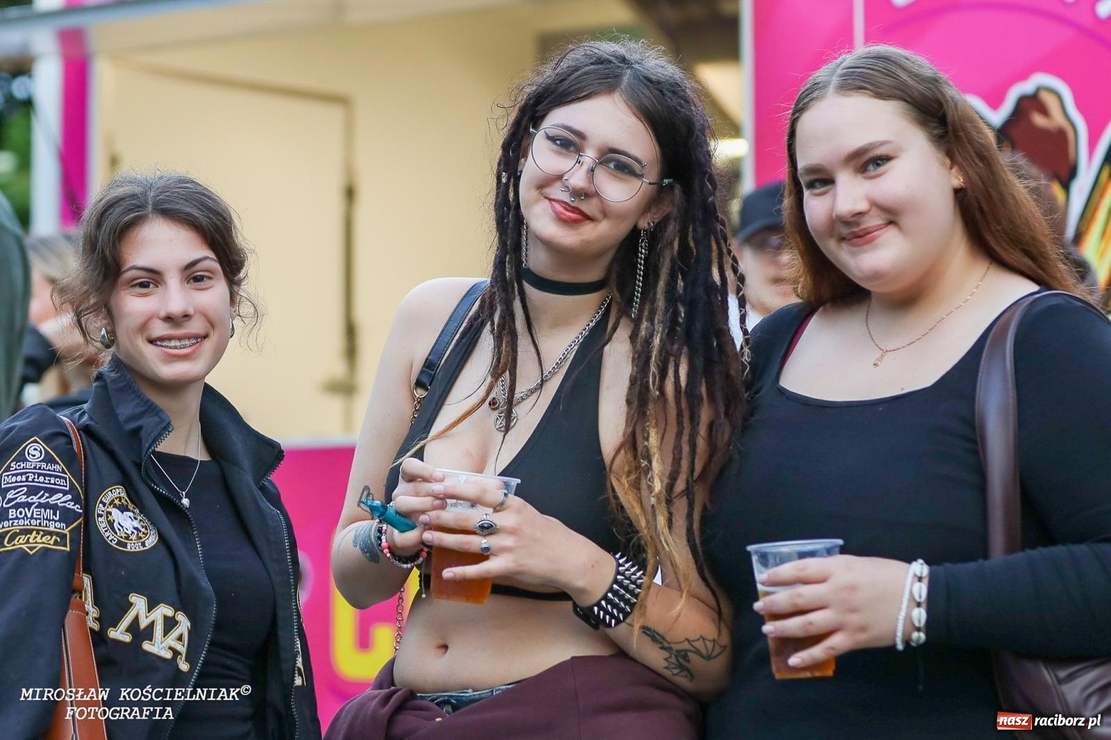 Zdjęcie w galerii na portalu naszraciborz.pl: Deszcz nie przegonił fanów – Viki Gabor i Grzegorz Hyży otworzyli Dni Raciborza [FOTO i WIDEO] wiadomości z regionu