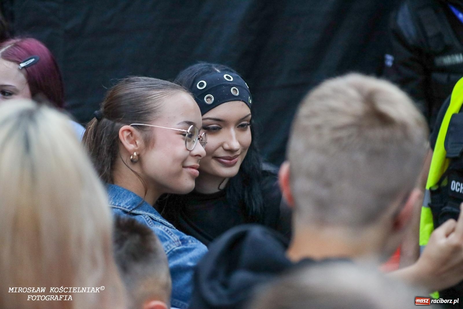 Zdjęcie w galerii na portalu naszraciborz.pl: Deszcz nie przegonił fanów – Viki Gabor i Grzegorz Hyży otworzyli Dni Raciborza [FOTO i WIDEO] wiadomości z regionu