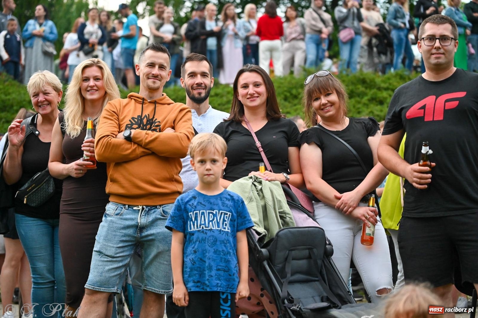 Zdjęcie w galerii na portalu naszraciborz.pl: Deszcz nie przegonił fanów – Viki Gabor i Grzegorz Hyży otworzyli Dni Raciborza [FOTO i WIDEO] wiadomości z regionu