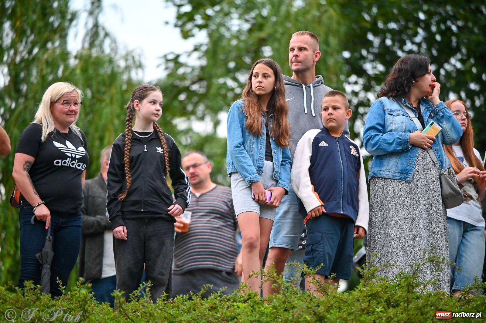 Zdjęcie w galerii na portalu naszraciborz.pl: Deszcz nie przegonił fanów – Viki Gabor i Grzegorz Hyży otworzyli Dni Raciborza [FOTO i WIDEO] wiadomości z regionu