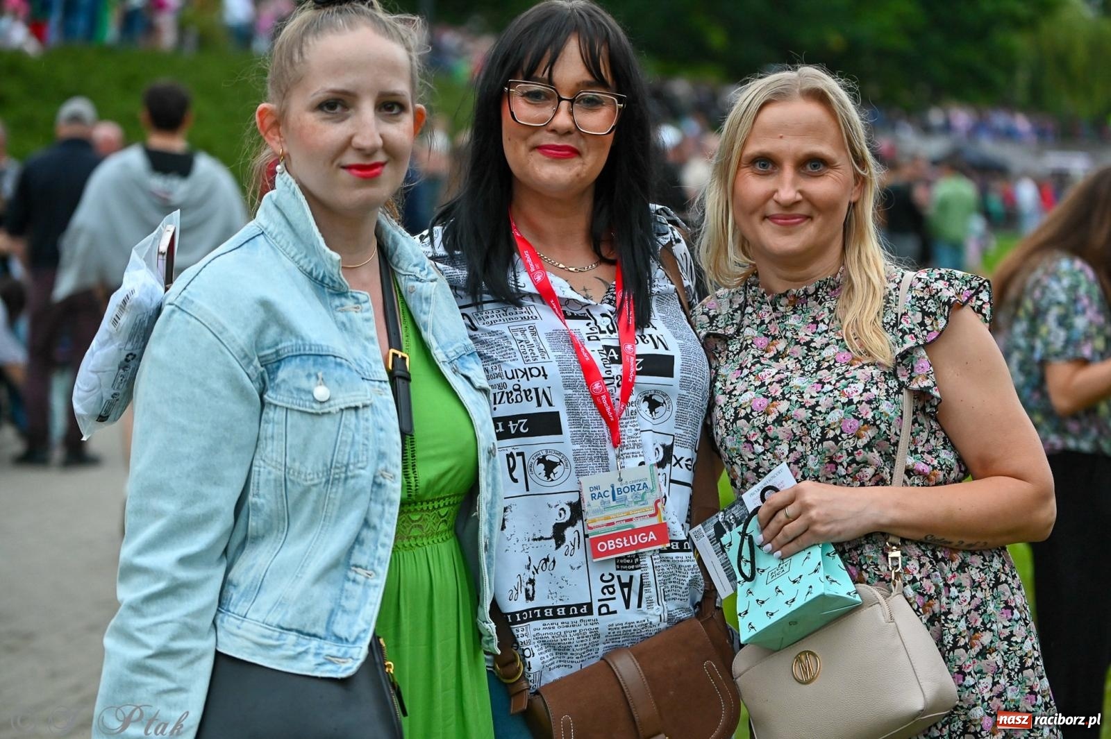 Zdjęcie w galerii na portalu naszraciborz.pl: Deszcz nie przegonił fanów – Viki Gabor i Grzegorz Hyży otworzyli Dni Raciborza [FOTO i WIDEO] wiadomości z regionu