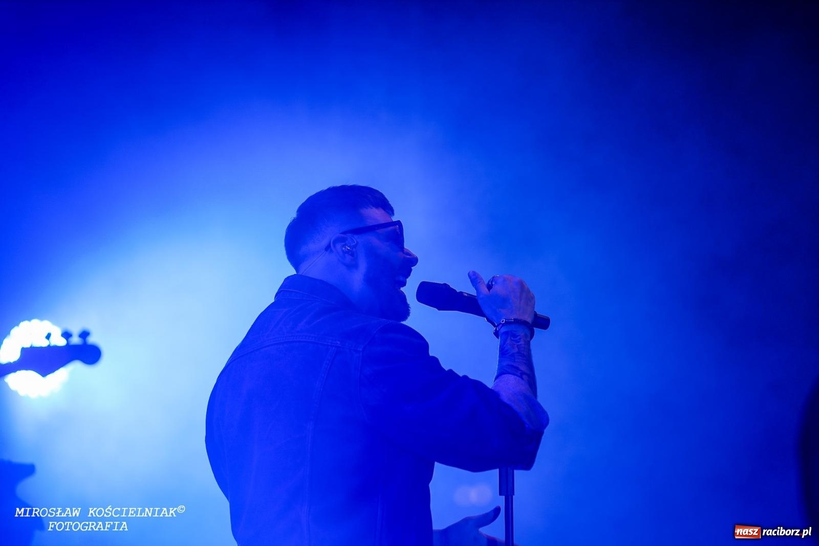 Zdjęcie w galerii na portalu naszraciborz.pl: Deszcz nie przegonił fanów – Viki Gabor i Grzegorz Hyży otworzyli Dni Raciborza [FOTO i WIDEO] wiadomości z regionu