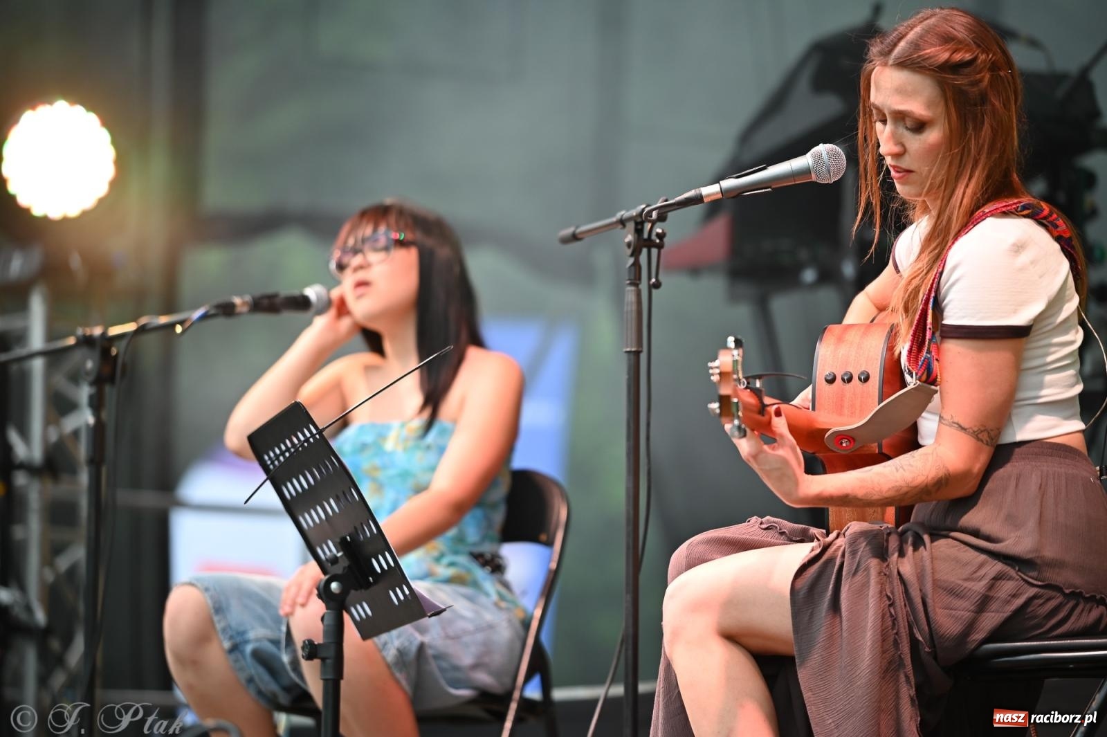 Zdjęcie w galerii na portalu naszraciborz.pl: Deszcz nie przegonił fanów – Viki Gabor i Grzegorz Hyży otworzyli Dni Raciborza [FOTO i WIDEO] wiadomości z regionu