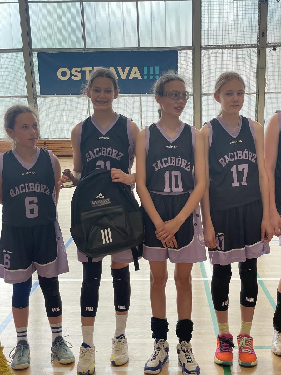 Zdjęcie w galerii na portalu naszraciborz.pl: Koszykówka. MiniBasketball Racibórz z brązowym medalem na Ostrava Cup wiadomości z regionu