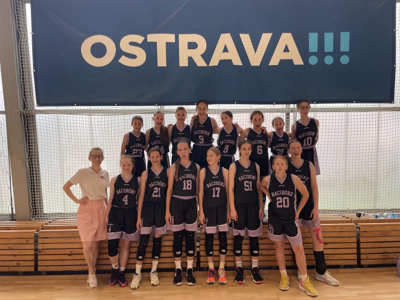 Zdjęcie w galerii na portalu naszraciborz.pl: Koszykówka. MiniBasketball Racibórz z brązowym medalem na Ostrava Cup wiadomości z regionu