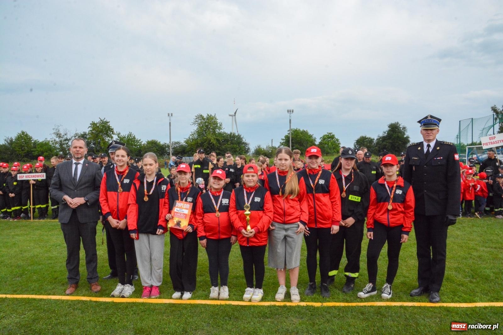 Zdjęcie w galerii na portalu naszraciborz.pl: Krzanowice biorą wszystko. Gminne zawody OSP w Wojnowicach ze startem drużyn dziecięcych [FOTO i WIDEO] wiadomości z regionu