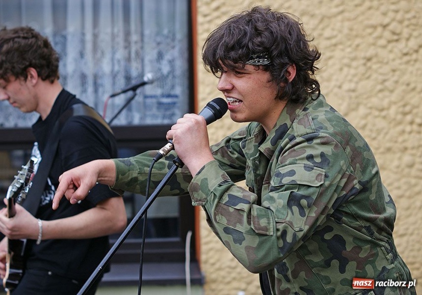 Zdjęcie w galerii na portalu naszraciborz.pl: Reversal zagrał w Kuźni wiadomości z regionu