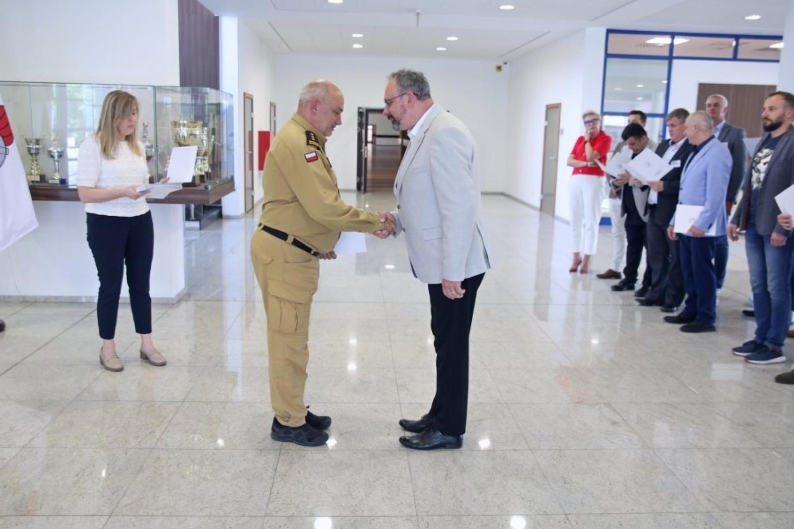 Zdjęcie w galerii na portalu naszraciborz.pl: Samorządowcy uczą się reagować na zagrożenia – intensywne szkolenie w Częstochowie wiadomości z regionu