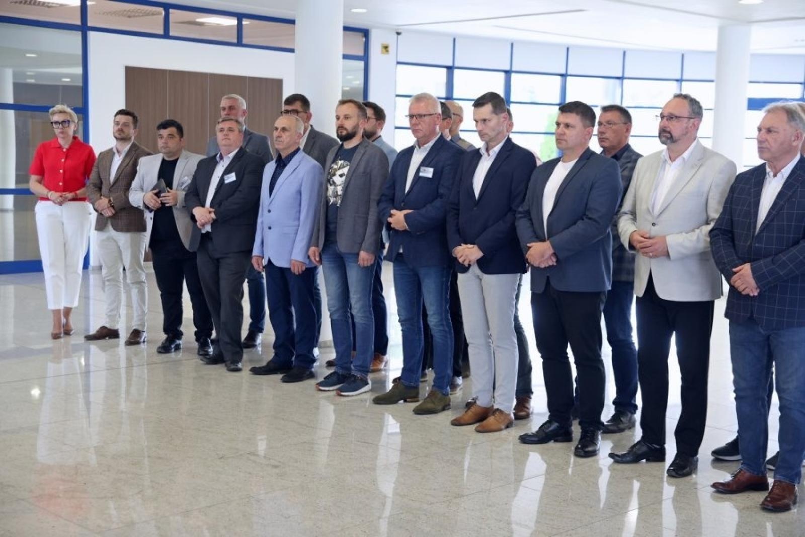 Zdjęcie w galerii na portalu naszraciborz.pl: Samorządowcy uczą się reagować na zagrożenia – intensywne szkolenie w Częstochowie wiadomości z regionu