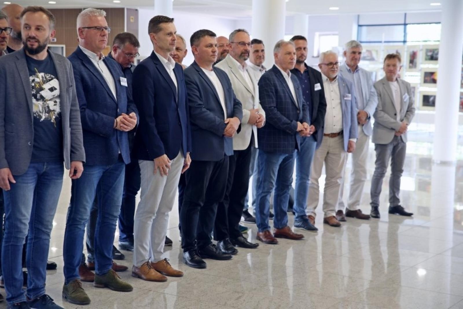 Zdjęcie w galerii na portalu naszraciborz.pl: Samorządowcy uczą się reagować na zagrożenia – intensywne szkolenie w Częstochowie wiadomości z regionu