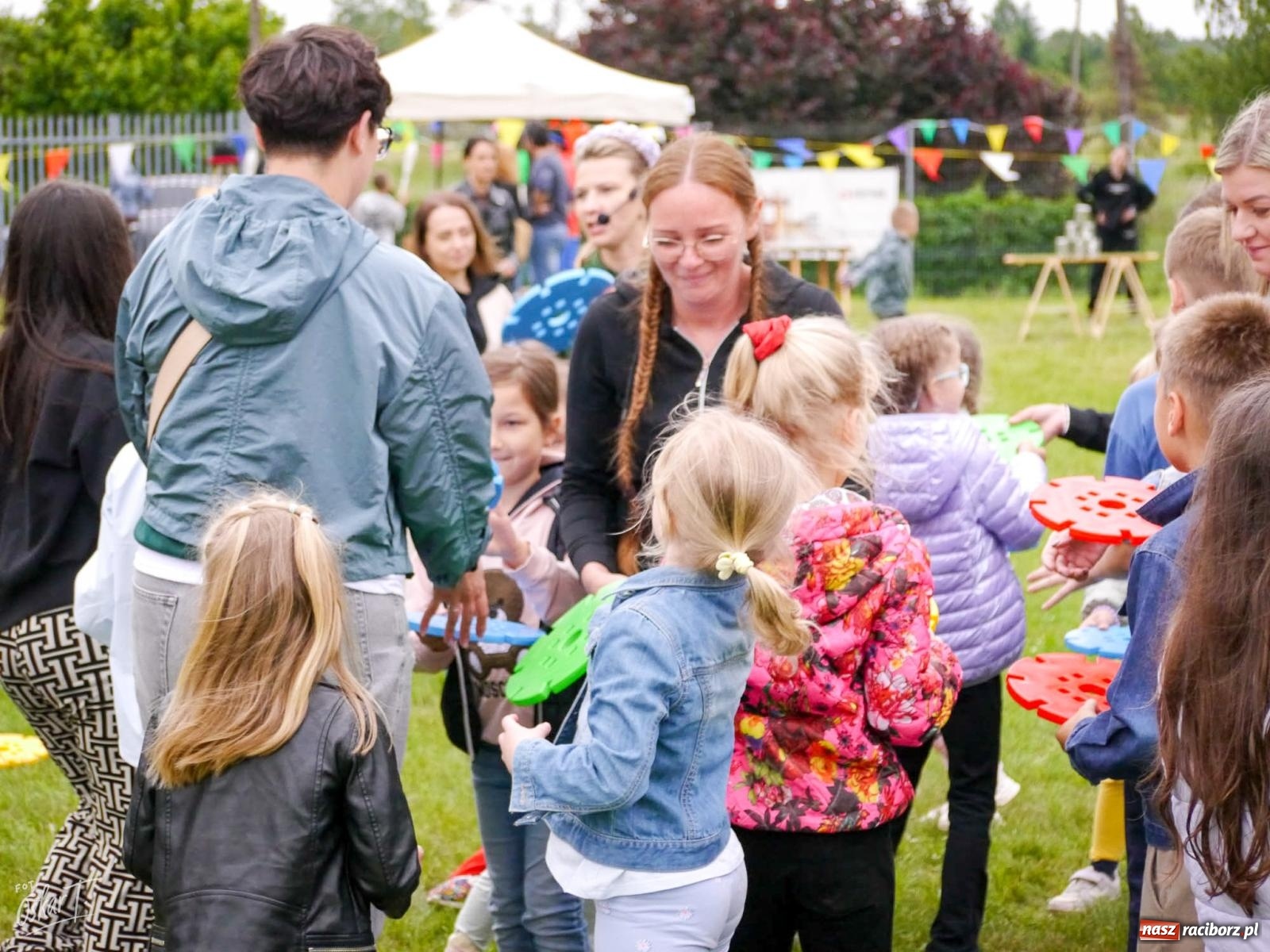 Zdjęcie w galerii na portalu naszraciborz.pl: Rodzinny Piknik z okazji Dnia Dziecka w Nędzy pełen radości i atrakcji  wiadomości z regionu