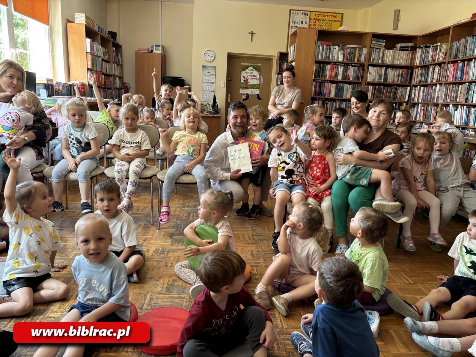 Zdjęcie w galerii na portalu naszraciborz.pl: Bo czytanie zbliża! Za nami Tydzień Czytania Dzieciom w Raciborzu wiadomości z regionu