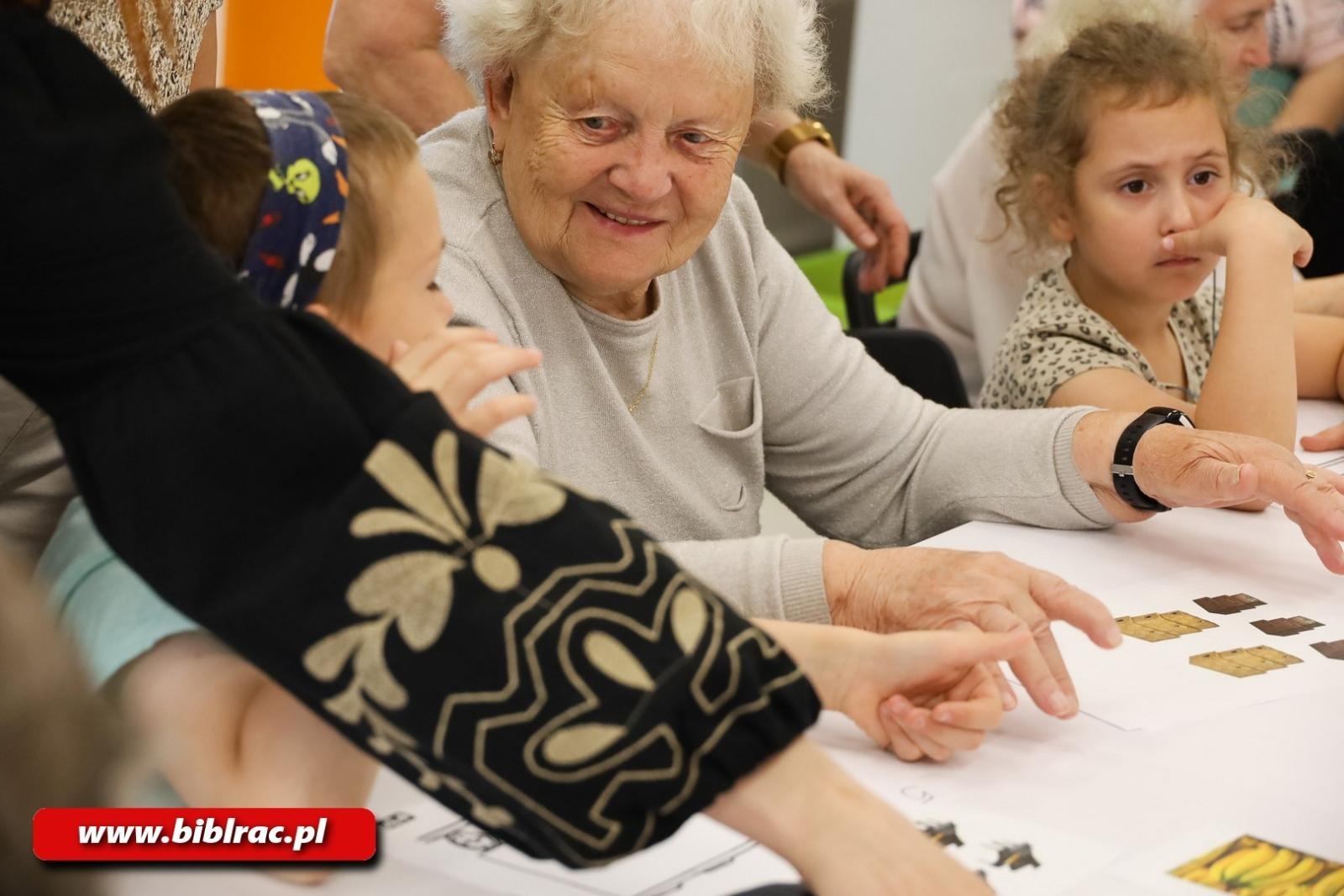 Zdjęcie w galerii na portalu naszraciborz.pl: Bo czytanie zbliża! Za nami Tydzień Czytania Dzieciom w Raciborzu wiadomości z regionu