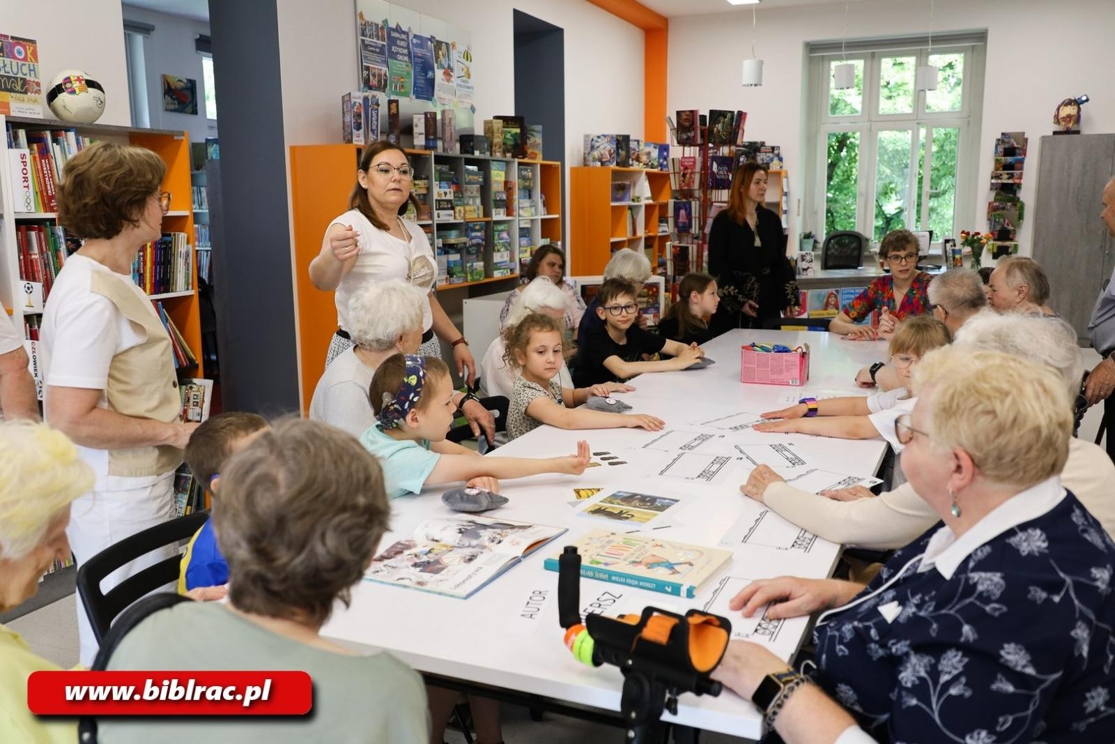 Zdjęcie w galerii na portalu naszraciborz.pl: Bo czytanie zbliża! Za nami Tydzień Czytania Dzieciom w Raciborzu wiadomości z regionu