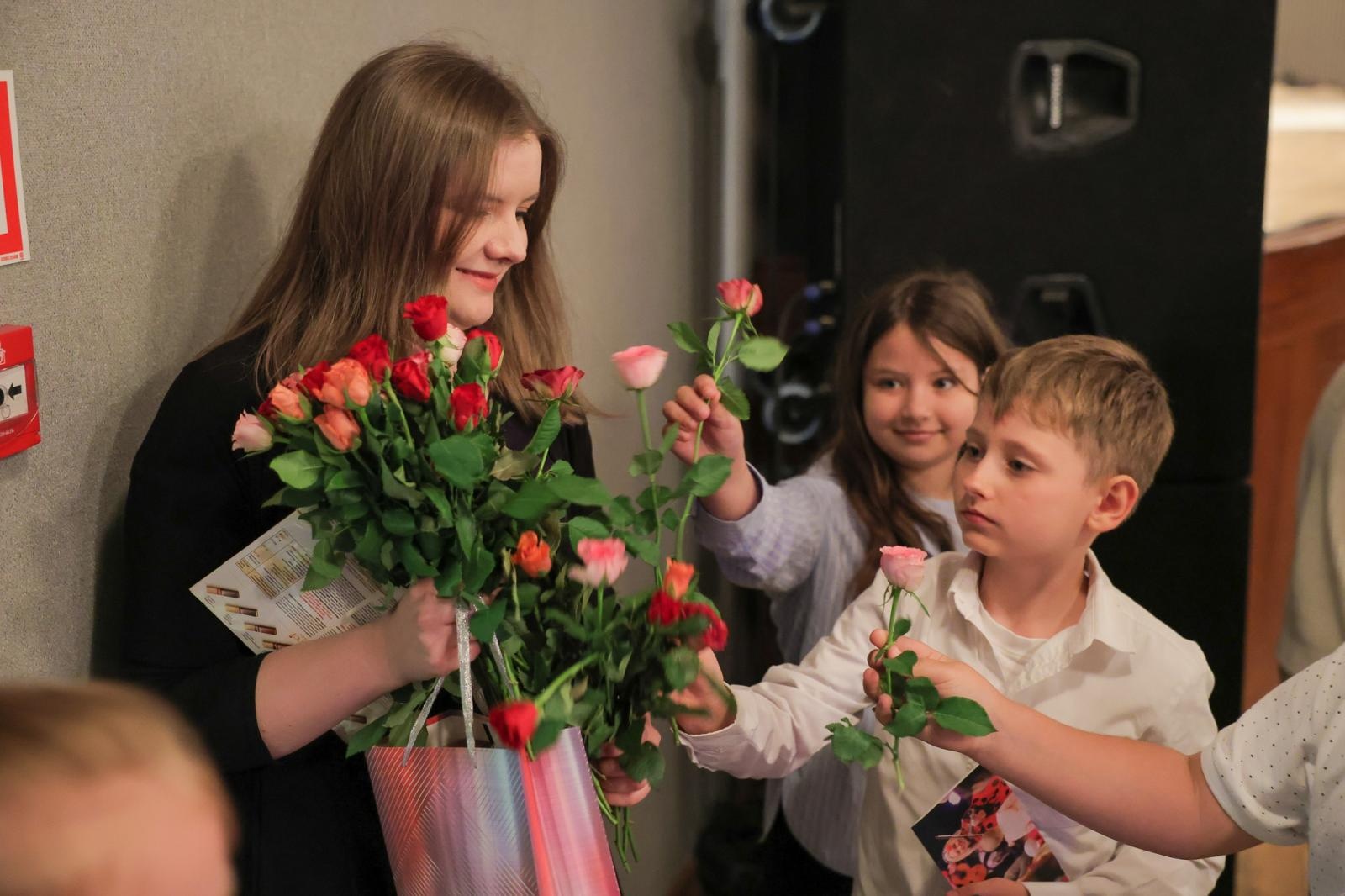 Zdjęcie w galerii na portalu naszraciborz.pl: LUTNIA, TEORBA, gitara barokowa na koncertach umuzykalniających w RCK – czym różnią się od współczesnych gitar? wiadomości z regionu