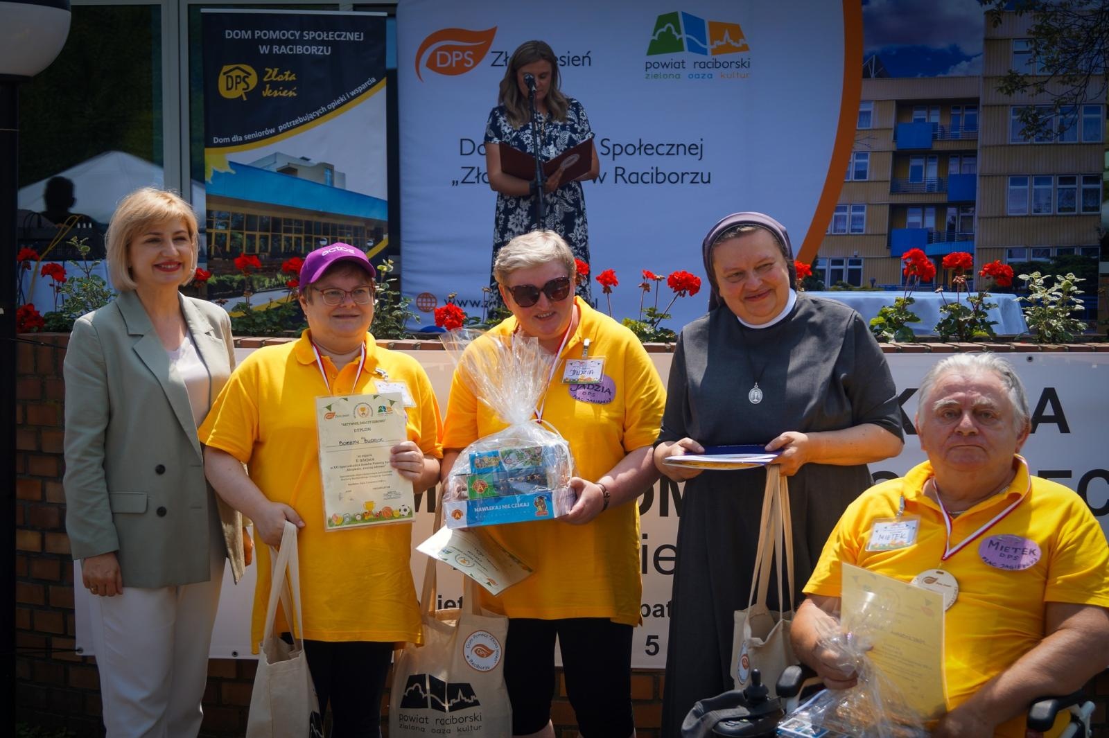 Zdjęcie w galerii na portalu naszraciborz.pl: XXI Spartakiada Domów Pomocy Społecznej Aktywnie, znaczy zdrowo [FOTO] wiadomości z regionu