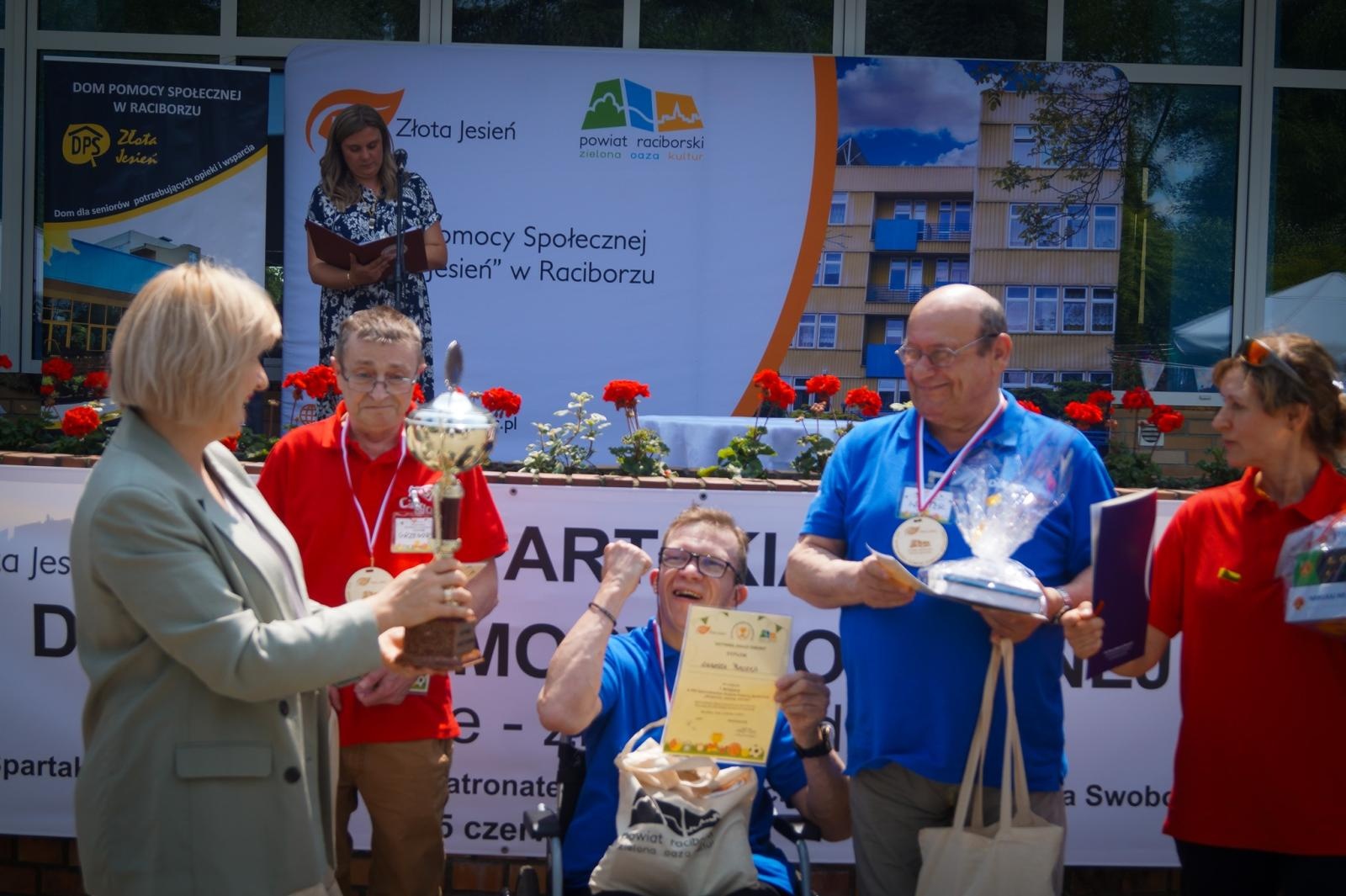 Zdjęcie w galerii na portalu naszraciborz.pl: XXI Spartakiada Domów Pomocy Społecznej Aktywnie, znaczy zdrowo [FOTO] wiadomości z regionu