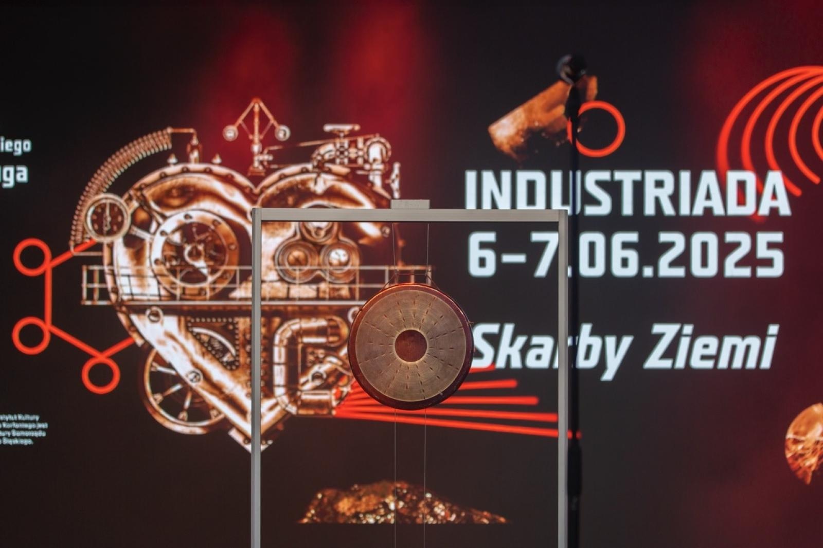 Zdjęcie w galerii na portalu naszraciborz.pl: INDUSTRIADA 2025 - Aż 3500 osób świętowało w Rybniku wiadomości z regionu