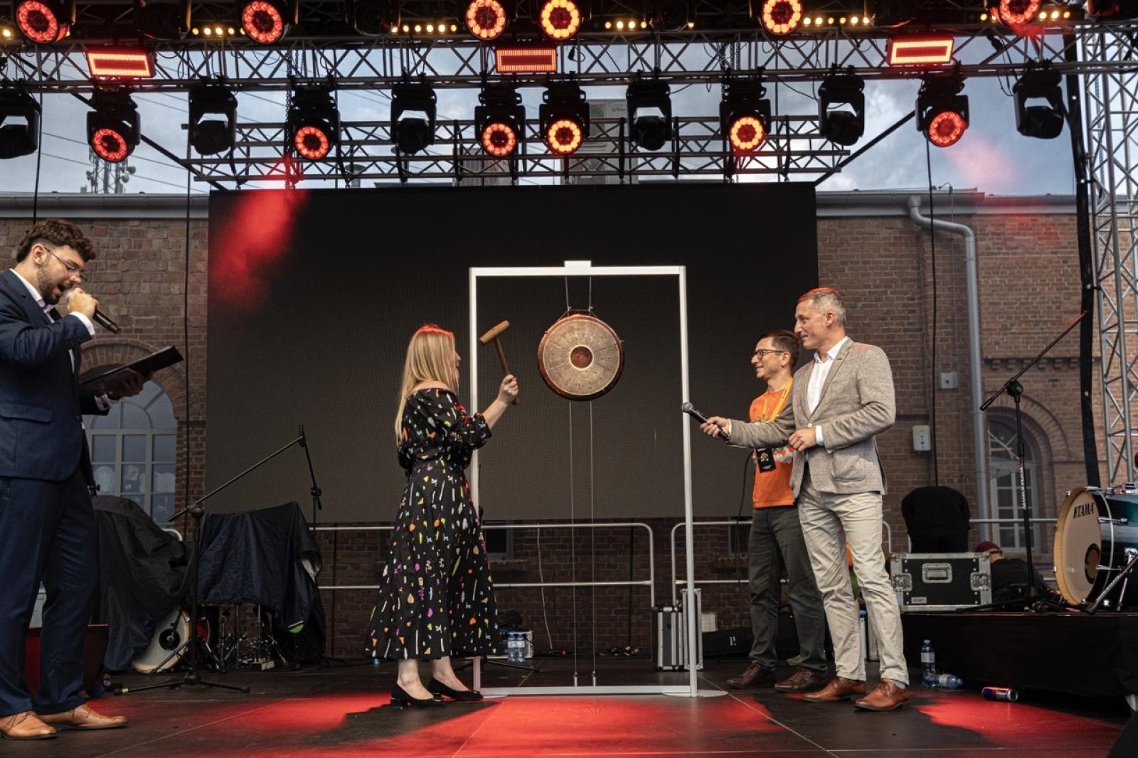 Zdjęcie w galerii na portalu naszraciborz.pl: INDUSTRIADA 2025 - Aż 3500 osób świętowało w Rybniku wiadomości z regionu