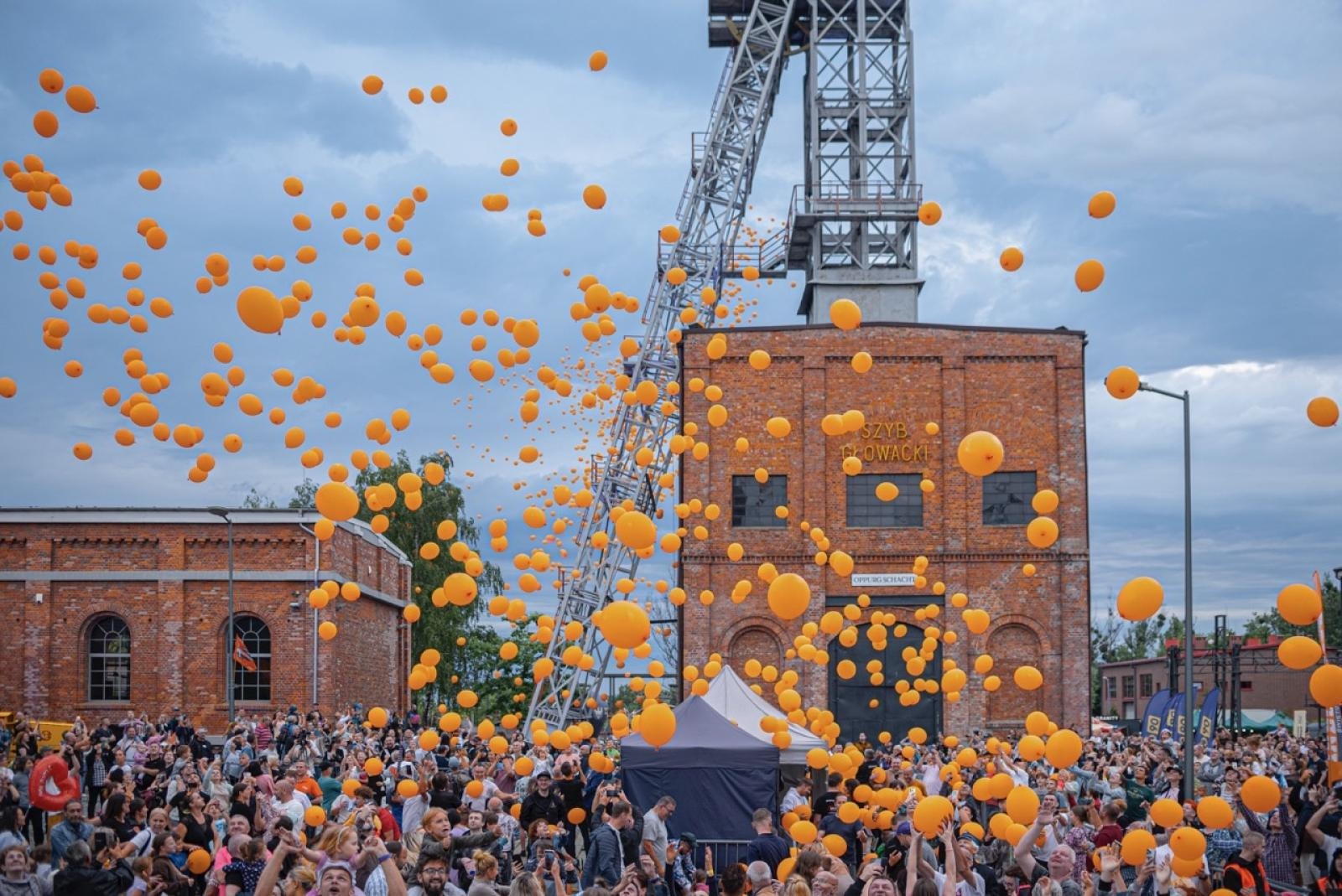 Zdjęcie w galerii na portalu naszraciborz.pl: INDUSTRIADA 2025 - Aż 3500 osób świętowało w Rybniku wiadomości z regionu