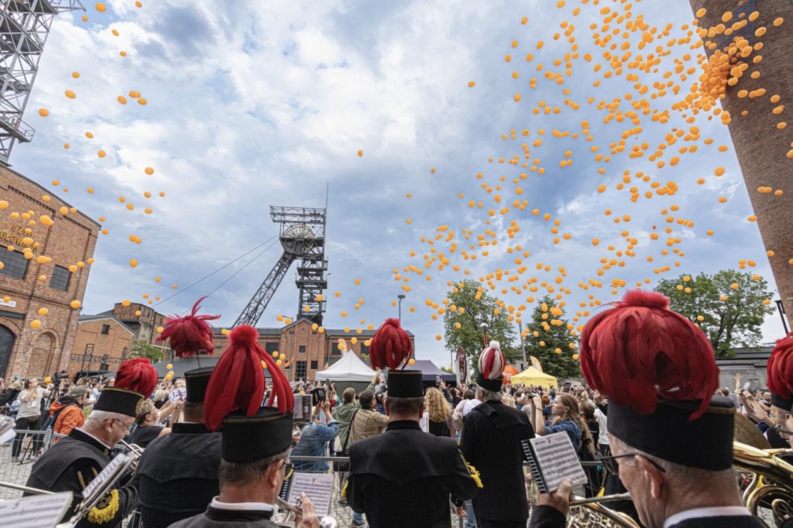 Zdjęcie w galerii na portalu naszraciborz.pl: INDUSTRIADA 2025 - Aż 3500 osób świętowało w Rybniku wiadomości z regionu