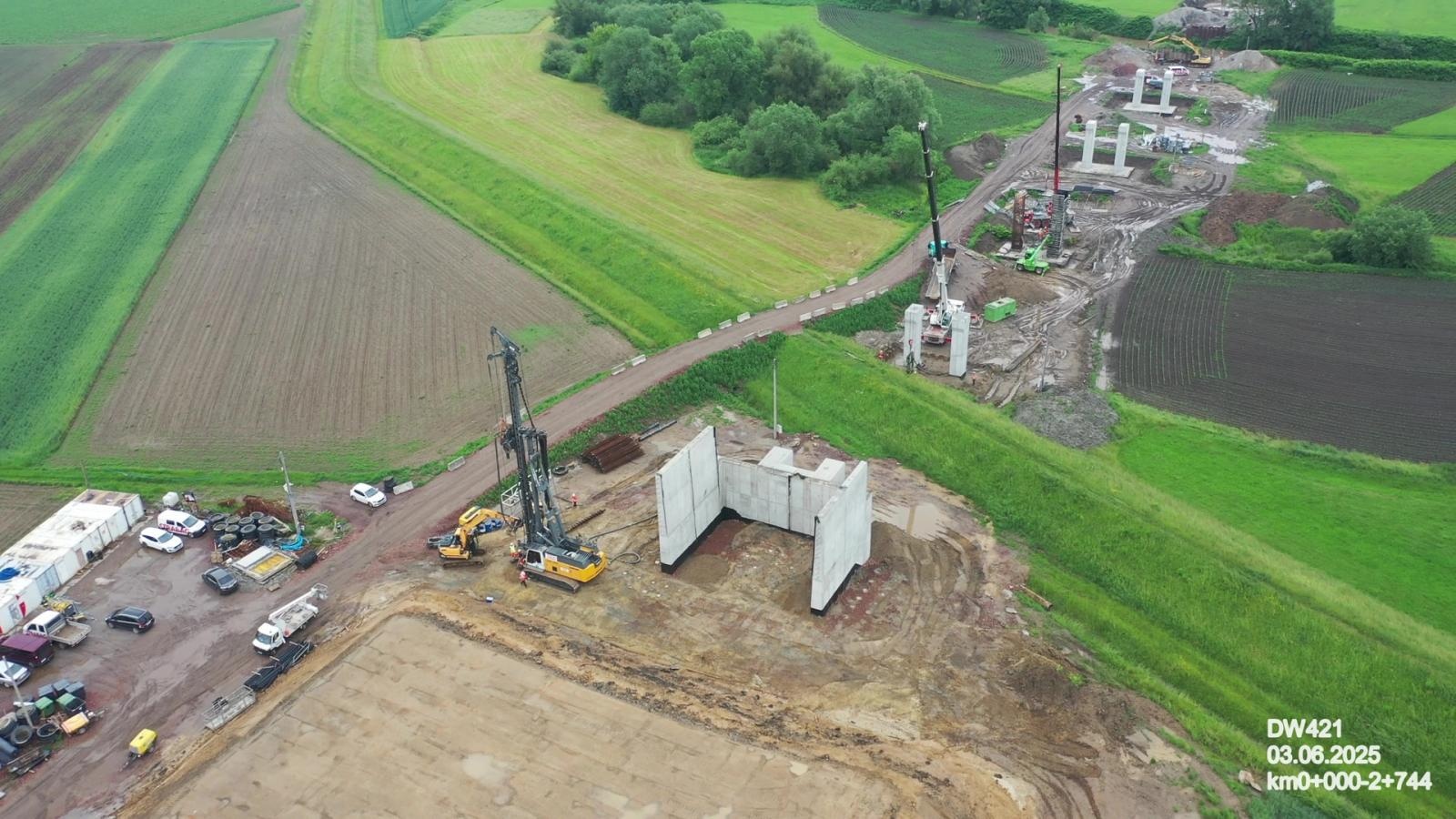 Zdjęcie w galerii na portalu naszraciborz.pl: Tak powstaje nowy most pod Raciborzem. Zaawansowanie prac przekroczyło 50 proc. [FOTO] wiadomości z regionu