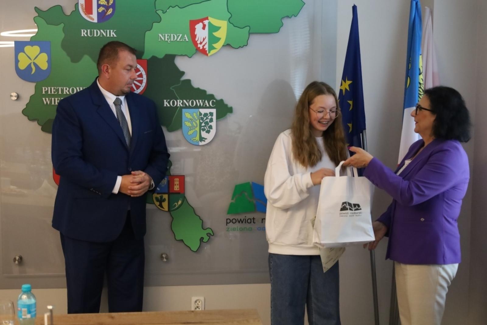 Zdjęcie w galerii na portalu naszraciborz.pl: XXXI edycja Powiatowego Konkursu Mistrz Ortografii wiadomości z regionu